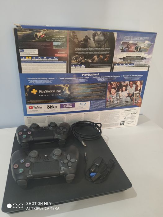 Продам PlayStation 4.