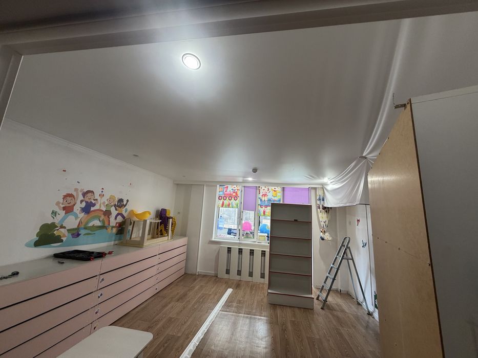 Натяжной потолок б/у 5*5м и 7.5*6 полотно , демонтаж сами