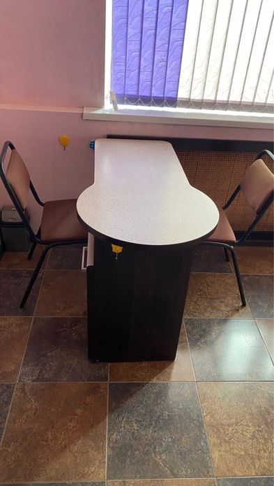 Продам маникюрный столик