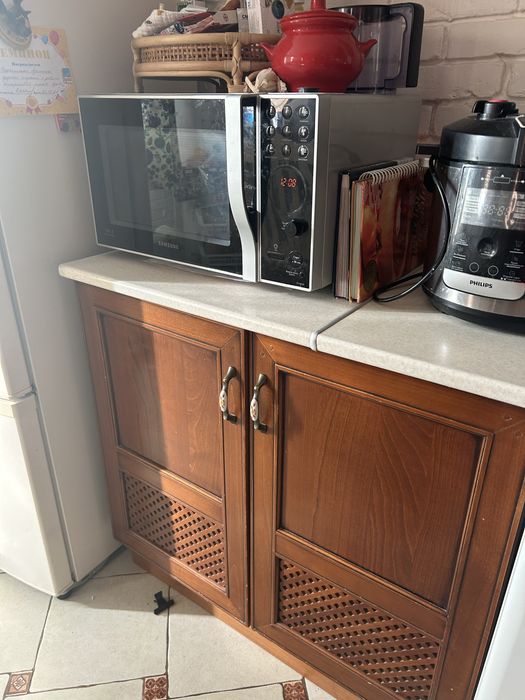 Продам кухню с техникой