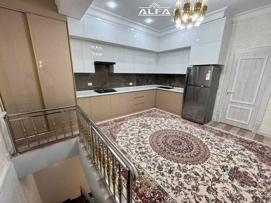 Kvartira uy xonadon sotiladi 6 xonali +katta xol 100m² 1-qavat,