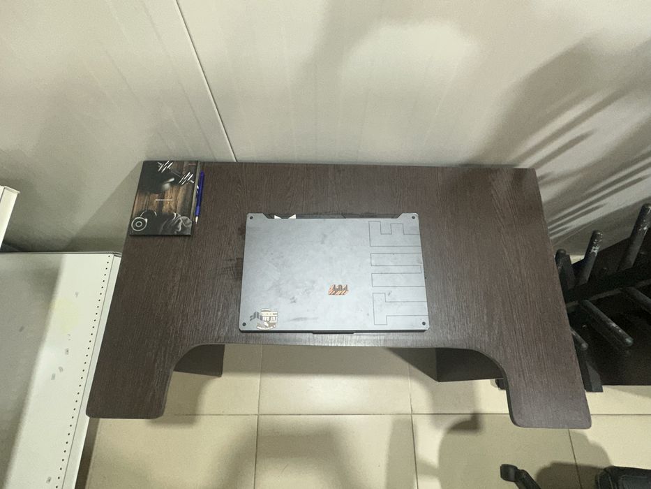 Продам новый офисный стол