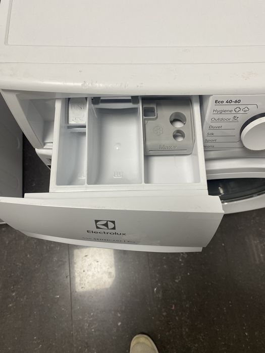 Пералня Electrolux 600 SensiCare 8 кг.