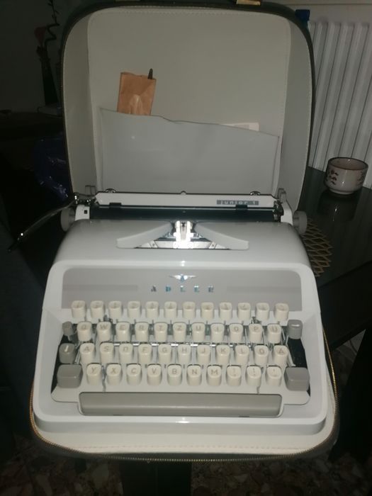 Masina de scris Adler Junior 3