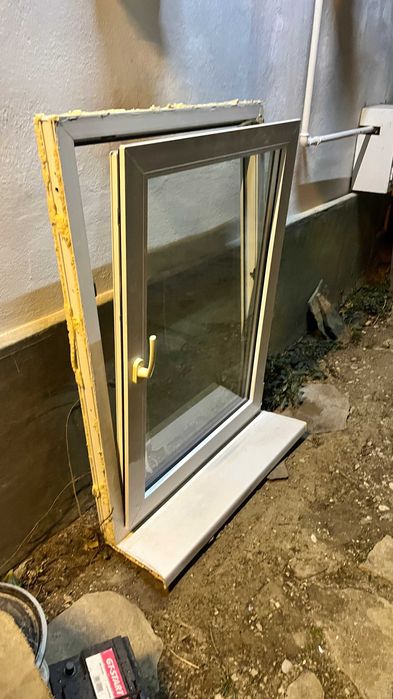 geam temopan alb 114 x 85cm , cu pervaz,