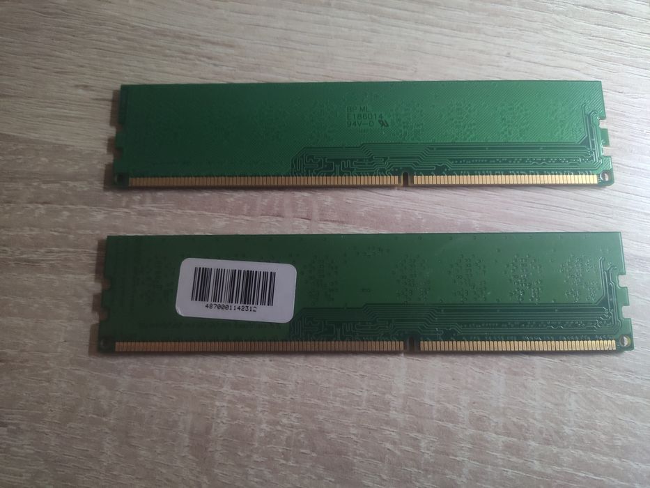 Оперативка DDR 3 2GB 2 штуки
