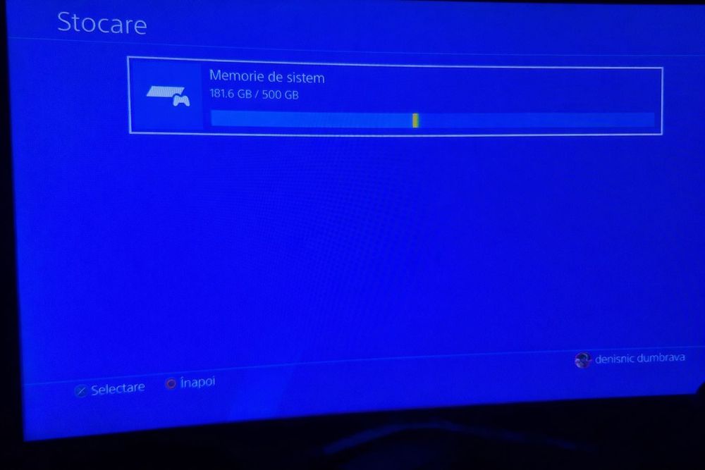 Ps 4 cu controler și o mini tastatură, și 7 jocuri