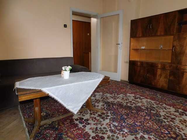 2-стаен апартамент, Търговище, Център