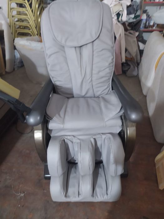 Продаётся массажное кресло