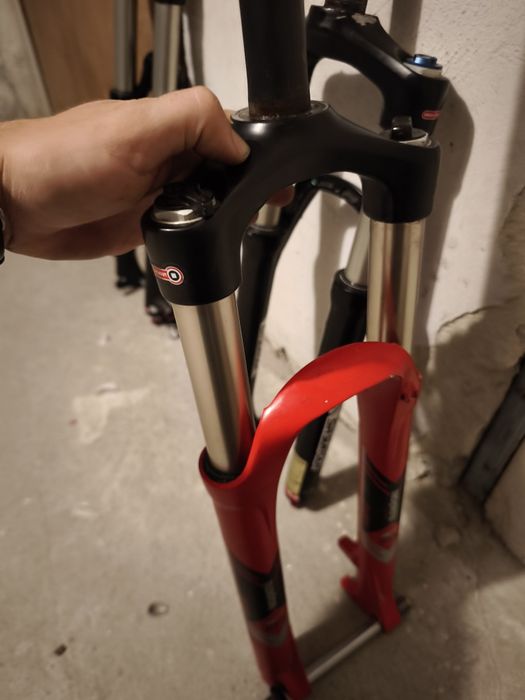 Продават се 3 броя Sr suntour Raidon.  Цената е на брой.