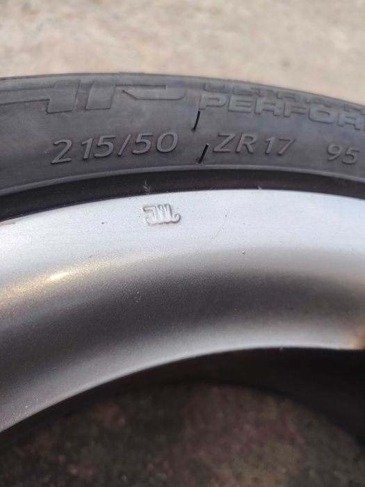 Джанти тойота авенсис 215/50/17 4 бр. Гумо летни на един сезон. 350евро