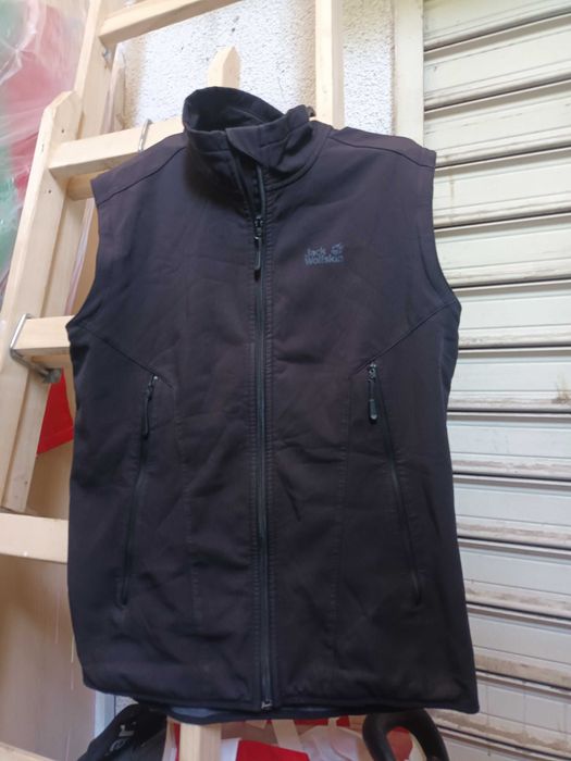 Елек jack Wolfskin M обаче е големичък