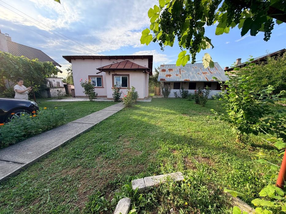 Vând Casă  Băbana teren 2450mp