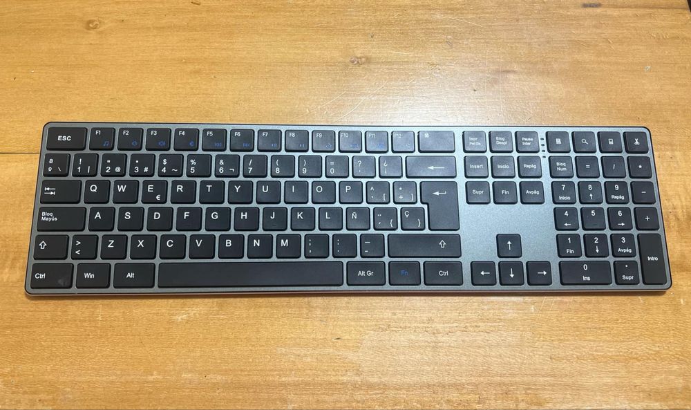 Vand Tastatură ultra-subțire și mouse fără fir noua