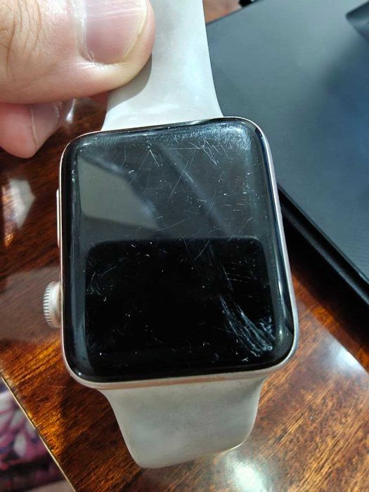Apple Watch Series 3 оригинал 42 мм GPS — умные часы Apple, б/у