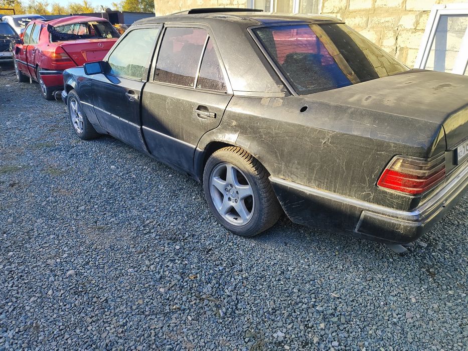 Мерс W124 по запчастям