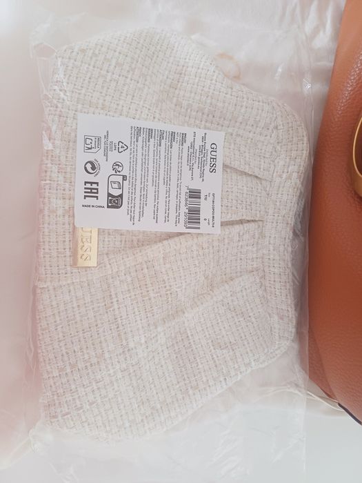 Клатч Guess, молочного цвета