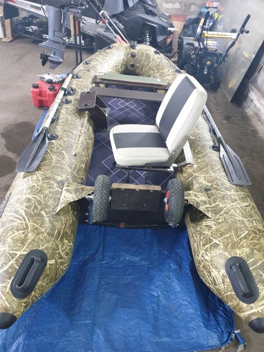 Продам лодку Ривьера-3600