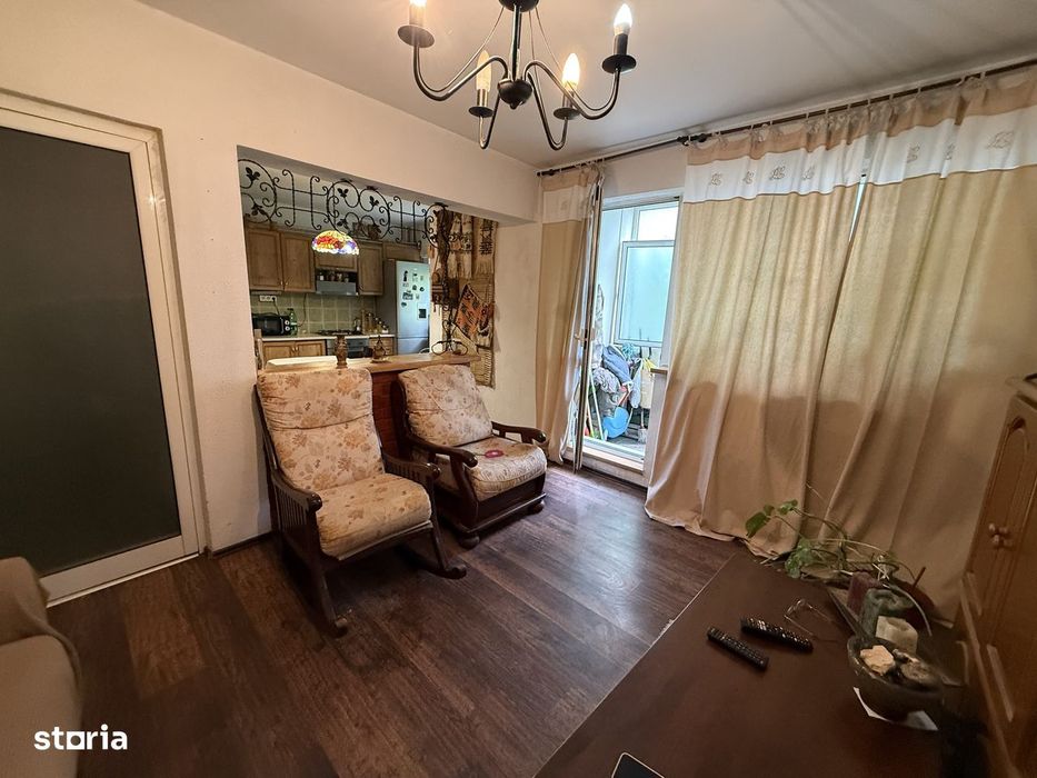 Apartament 3 camere zona Piata Centrală