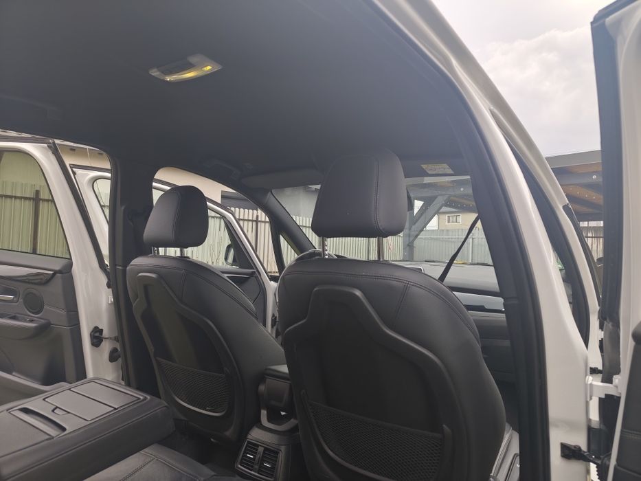 BMW 216 D mașina de familie