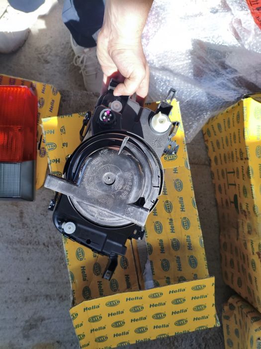 Новые фары Ауди 80б4 хелла