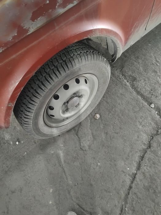 Продам ниву 2121