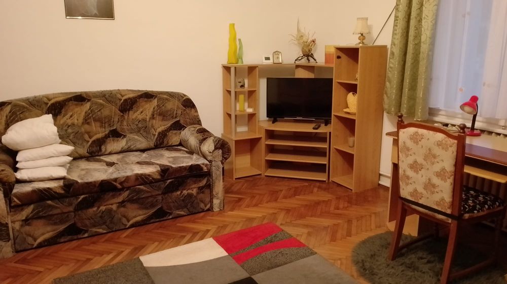 Chirie pentru fete