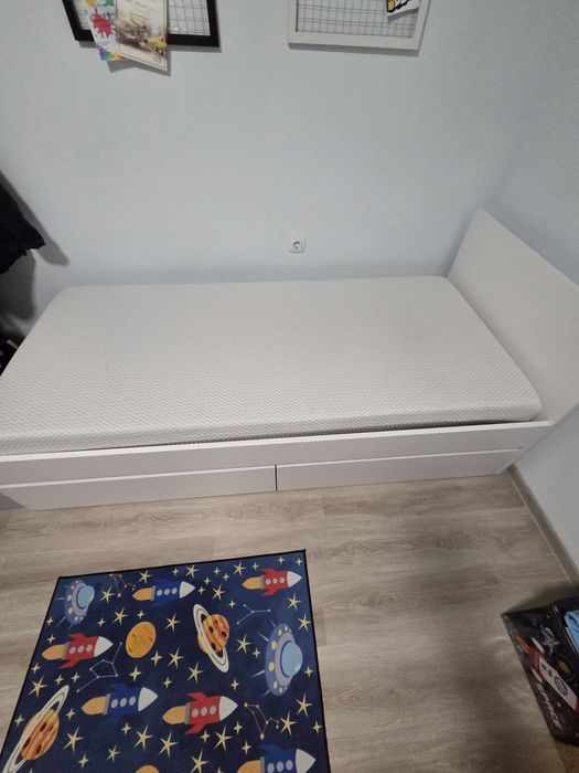 Единично легло с матрак Юск