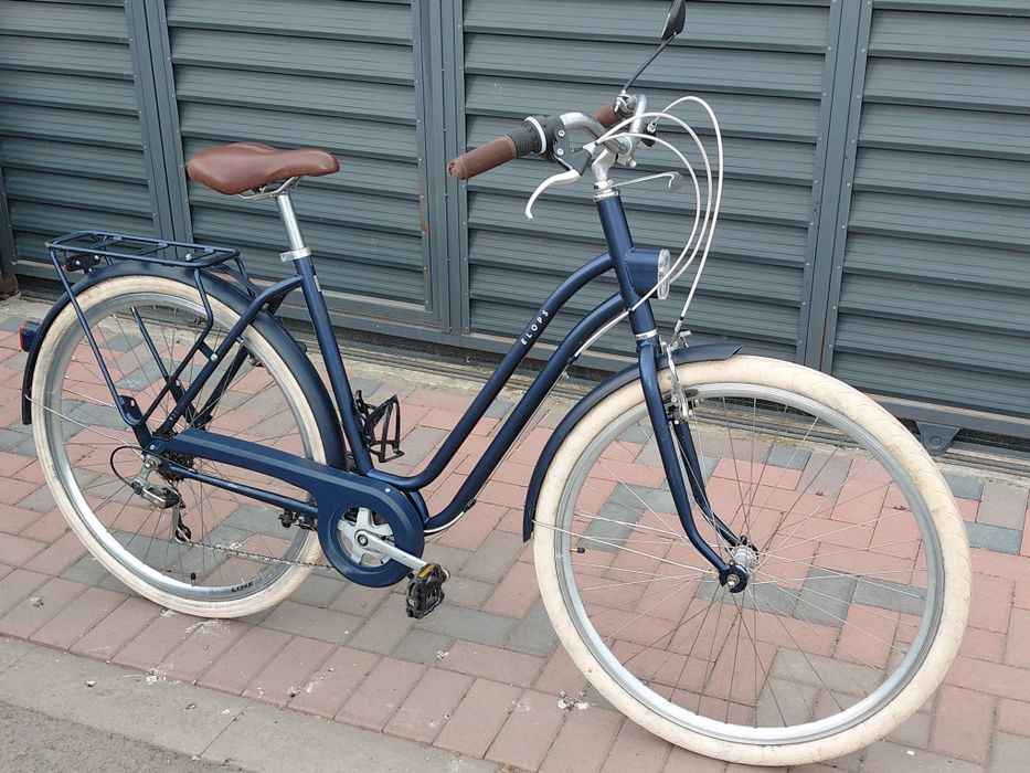 Se vinde bicicleta Dama.