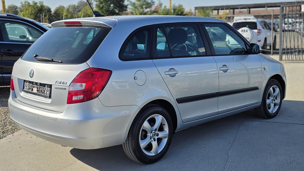 SKODA Fabia 2012 — imagine 3