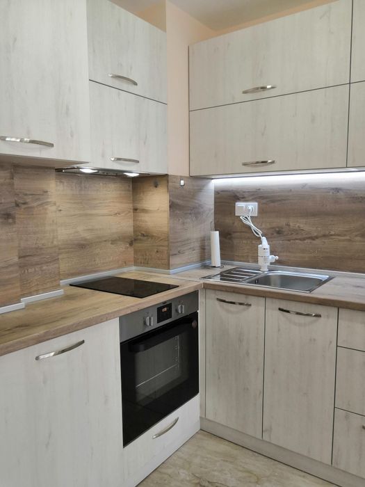 Дава се под наем Двустаен апартамент в Благоевград, Идеален център - 50 кв.м за 340 € - Снимка #2