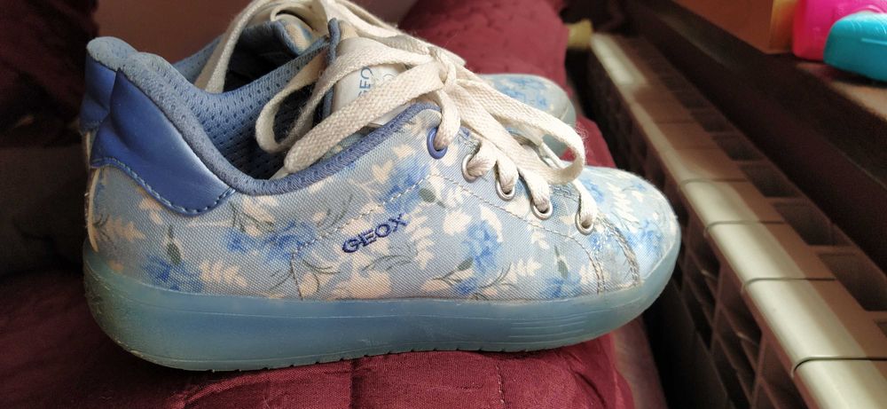 Geox светещи сникърси