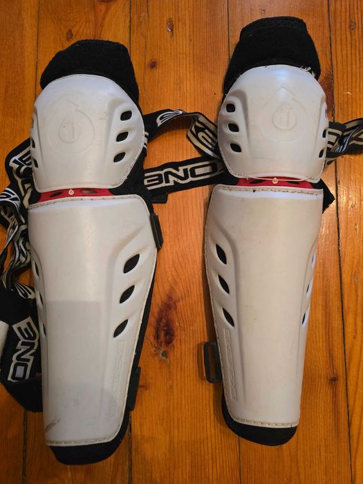 Продается моточерепаха и шлем