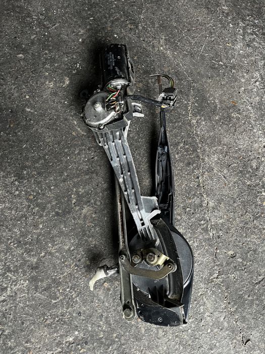 Дворник мерседес 190