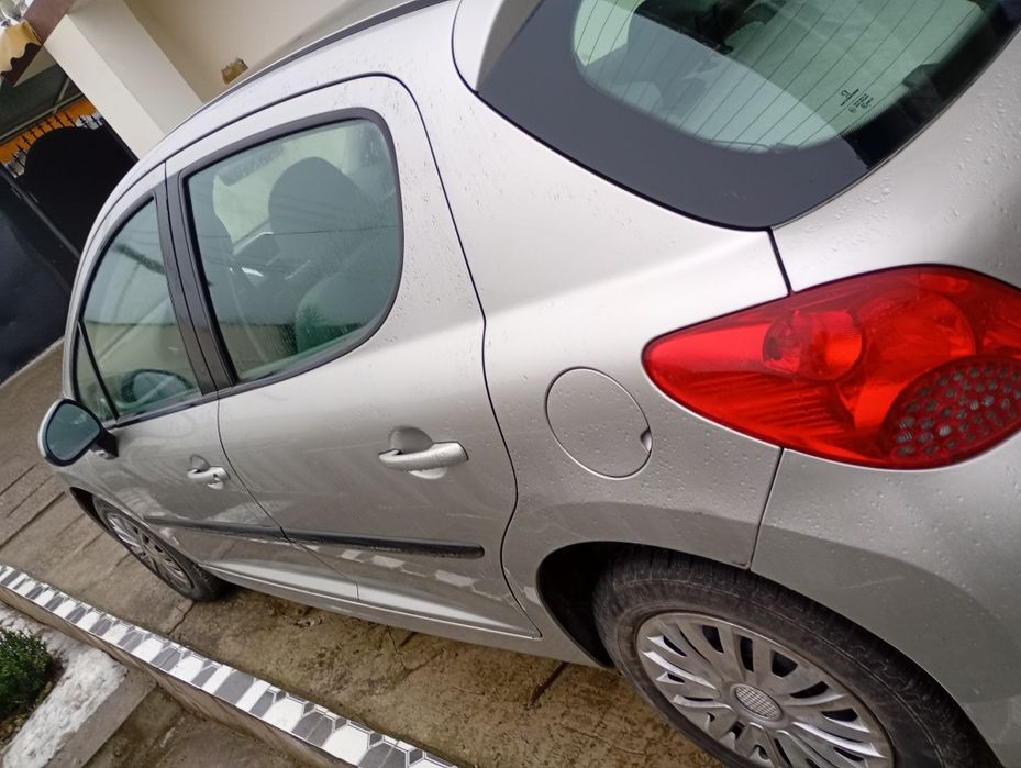 Peugeot 207 benzină