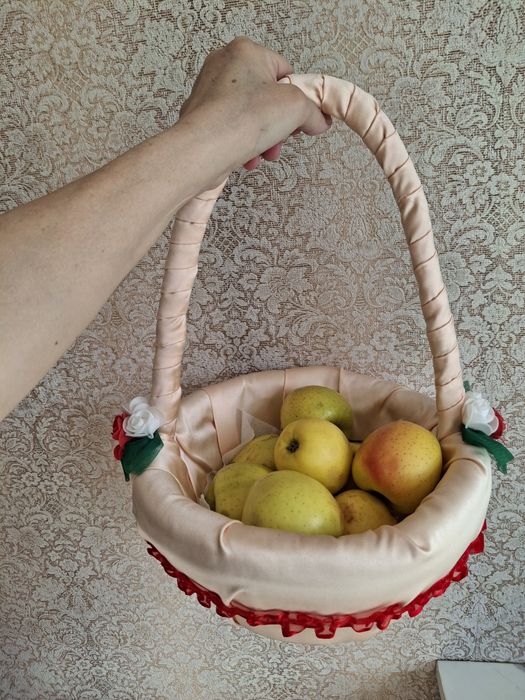 Продам корзину для подарка