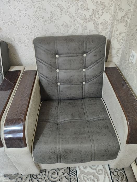 Диван,кресла в очень хорошем состоянии