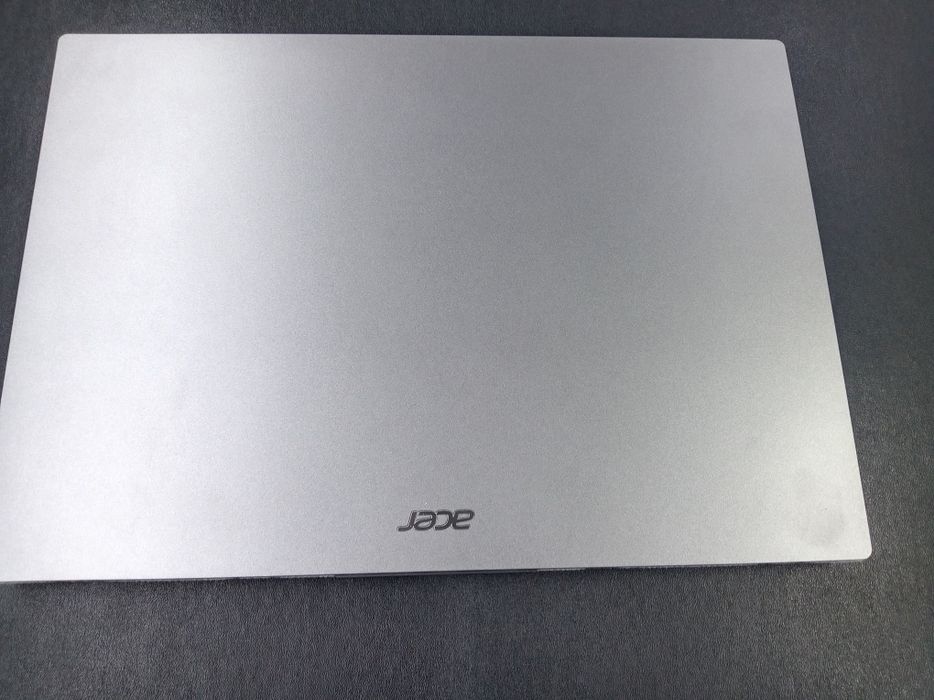 Продаётся ноутбук Acer. Цена 500$