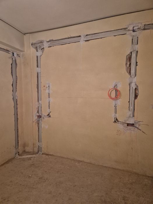 Nelu Pedolu .    Electrician si instalator