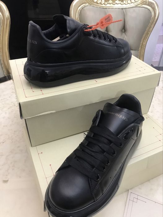 Adidasi Alexander McQueen noi