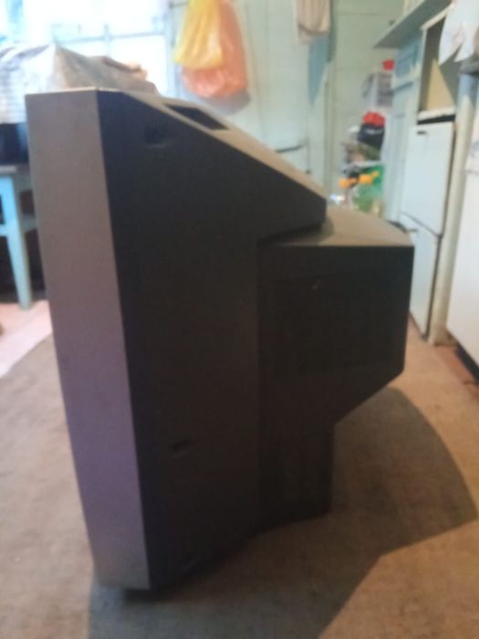 Продам телевизор