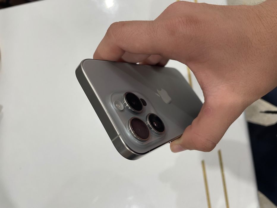продаю Iphone 15 pro