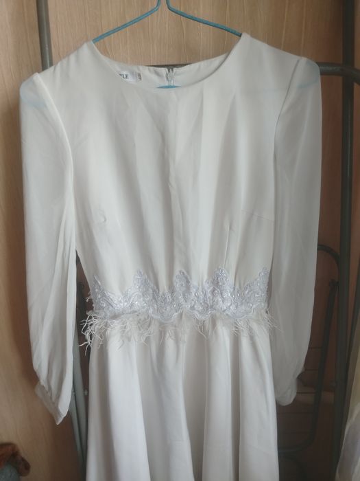 Продам платье белое