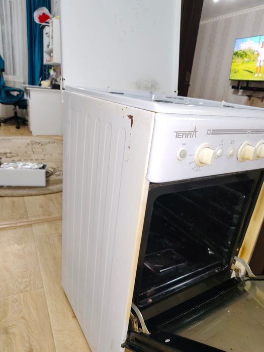Продам газовую плиту