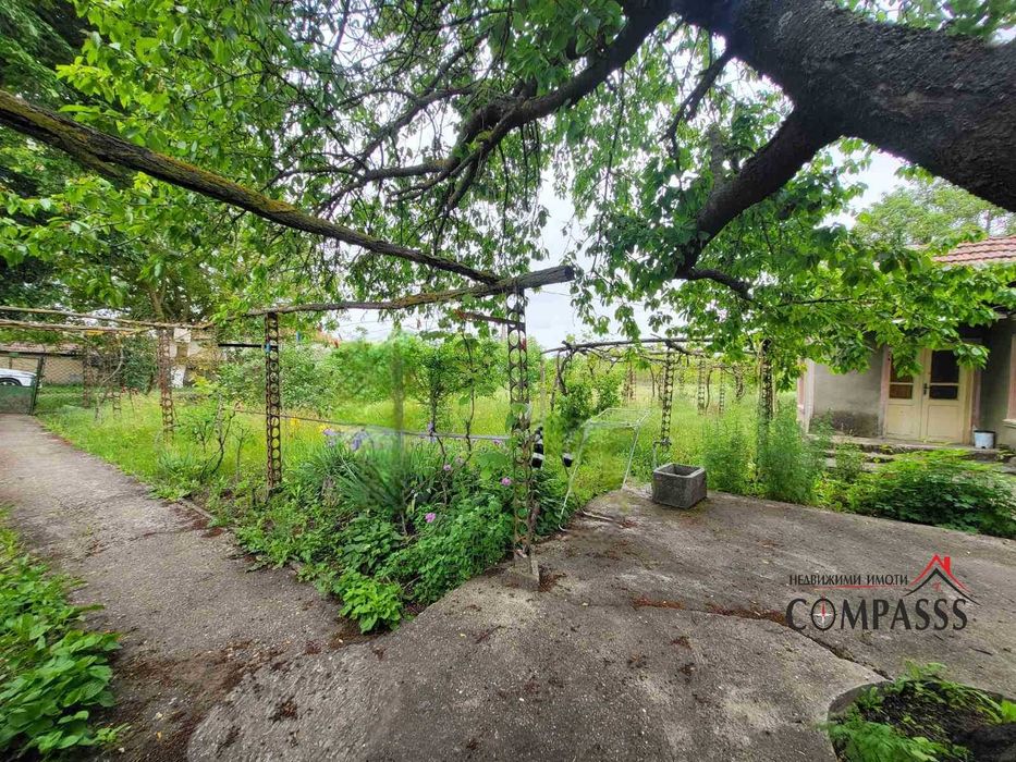 с. Равнец, Общ. Ген. Тошево, къща с двор – 39000лева!