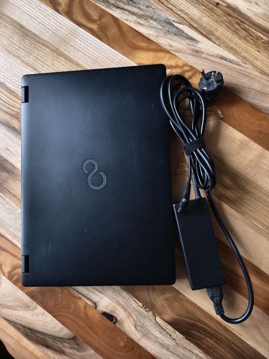 Fujitsu 32GB RAM | i5-8250U | SSD | Ecran Full HD IPS