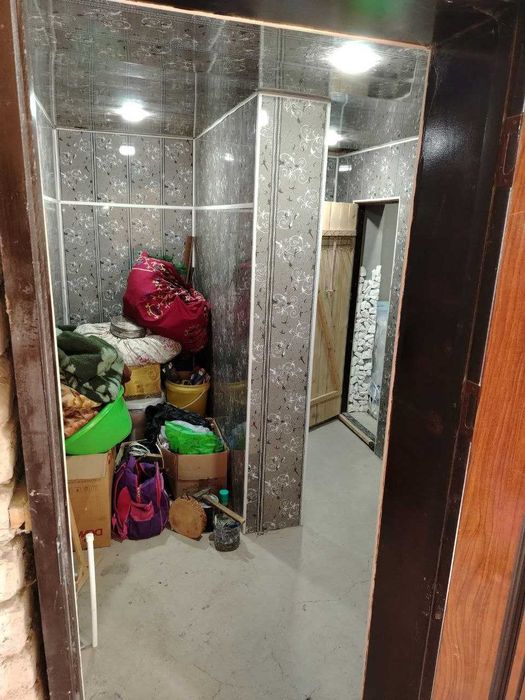 Кармана тумани Кумушкон МФЙ йулни устида ховли сотилади зур нархда