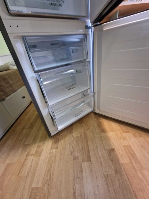 Combină frigorifică Gorenje Multiflow360, NoFrostPlus, 331 L