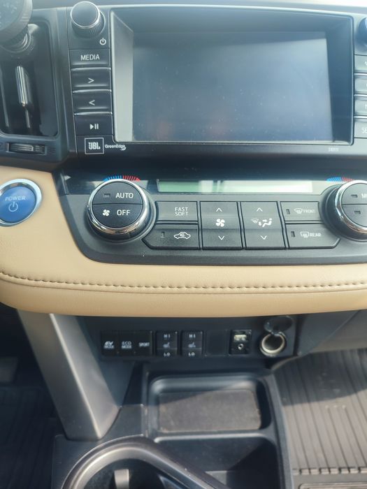 Vand Toyota RAV4 hybrid 4x4 full option, gama luxury, an 2016,jbl, 360