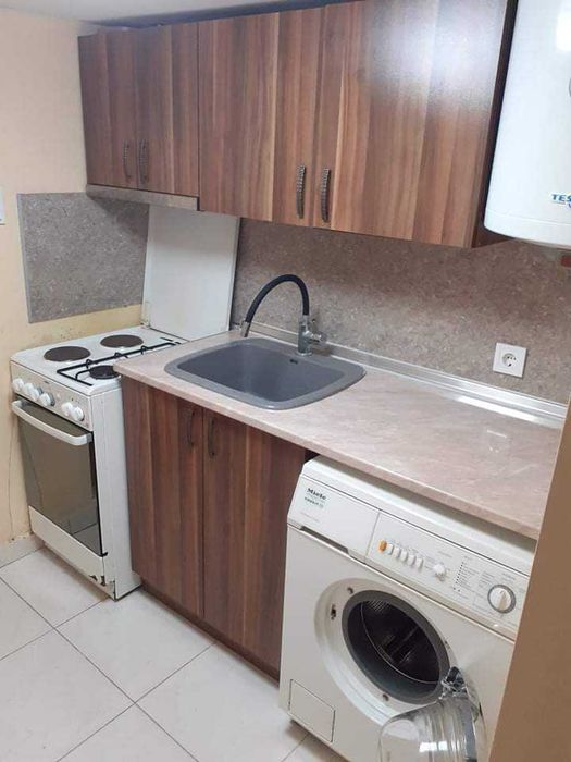 Дава се под наем Етаж от къща в Пловдив, Захарна фабрика - 40 кв.м за 280.5 € - Снимка #1